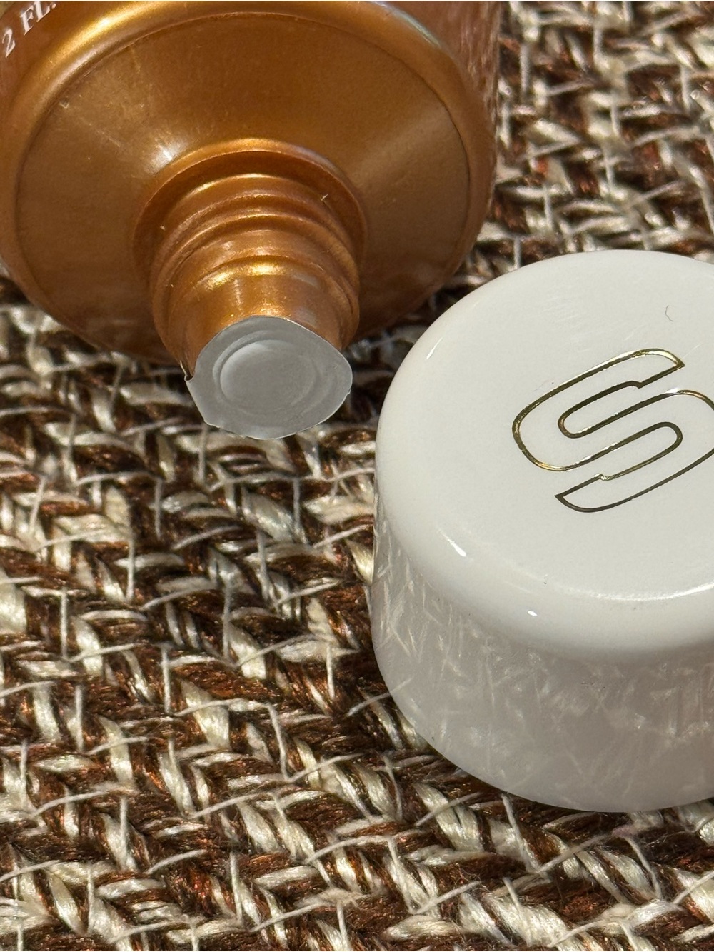 Sisley Bronze Self-Tanning Facial - Picture 3 of 3
